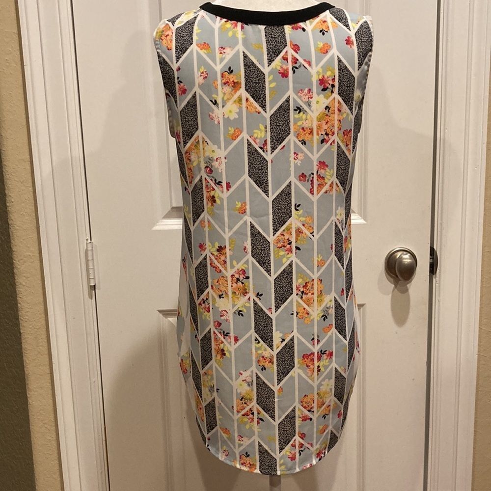 CAbi Sleeveless Floral Top With Black Trim - Picture 4 of 9